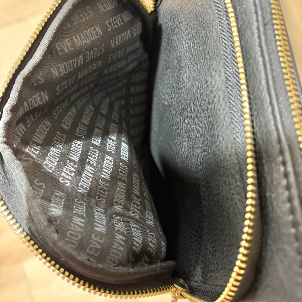 STEVE MADDEN - NWOT Black Crossbody Bag - Picture 9 of 14